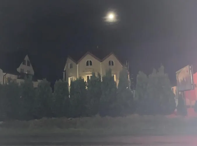 民宿 Adare 尤斯托尼莫斯基