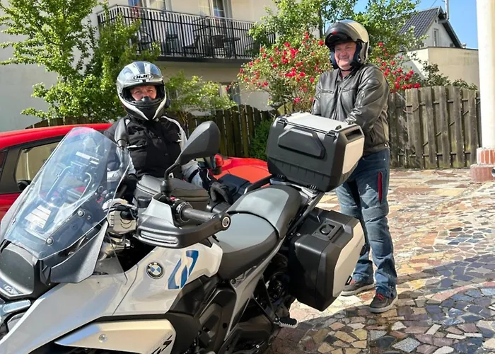 Adare 尤斯托尼莫斯基